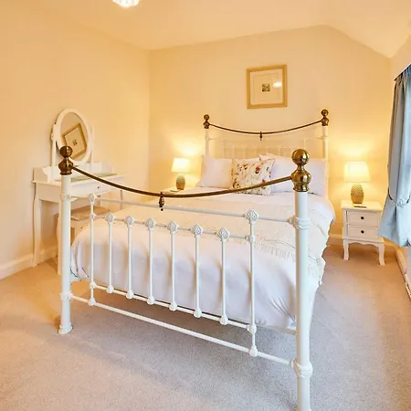 Host & - Ailsa Tatil Evi Great Broughton