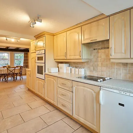 Host & - Ailsa 그레이트브라우톤